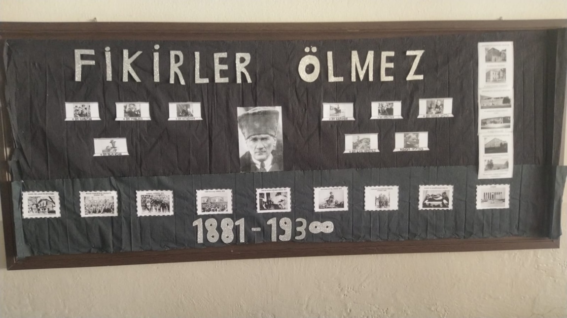 Okulumuzda 10 Kasım Atatürk´ü Anma Töreni Yapıldı